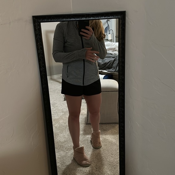 Old navy active grey and white stripe jacket with thumb holes size large - Picture 4 of 5